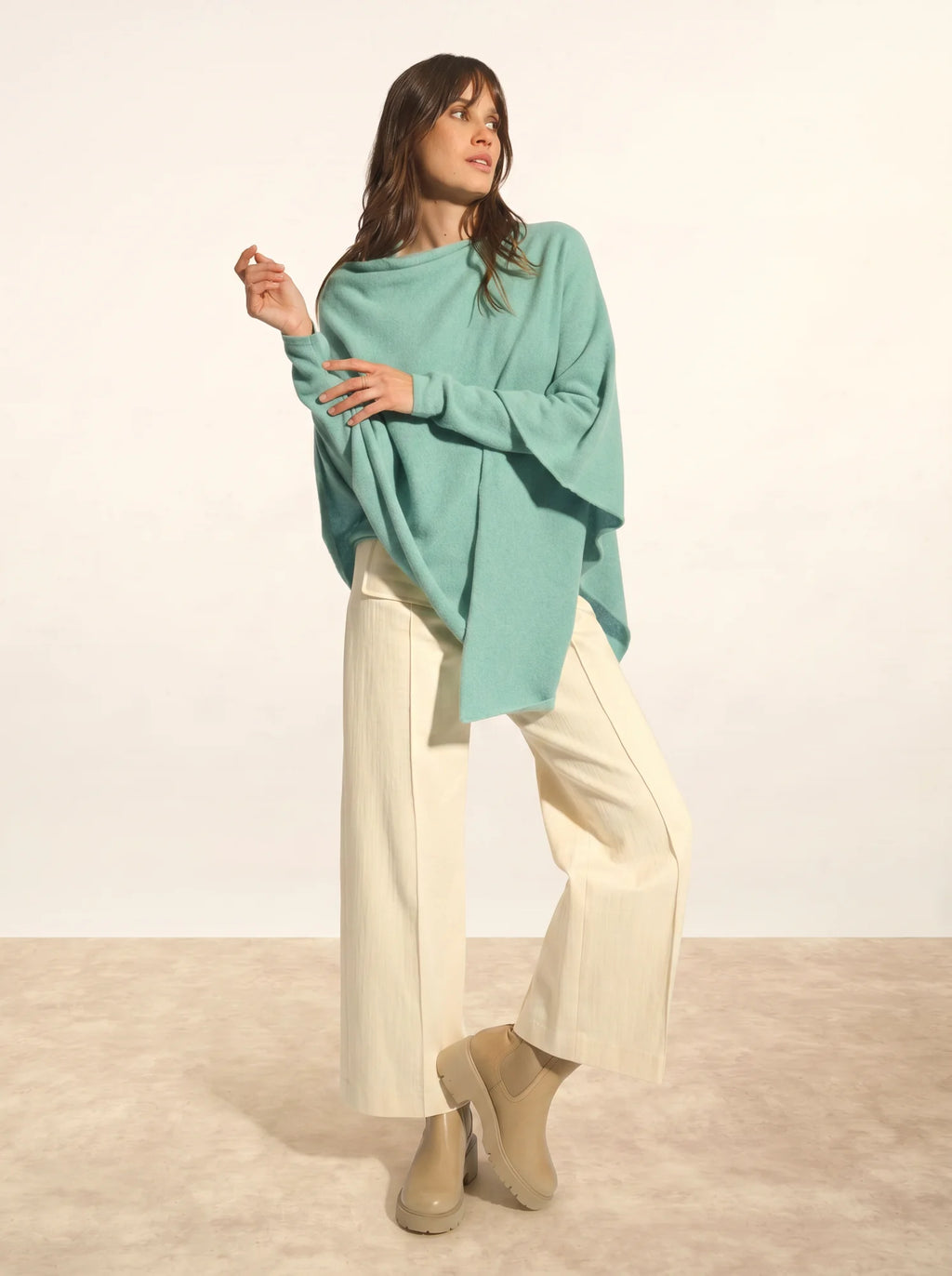 MEREDITH Poncho Grün meliert