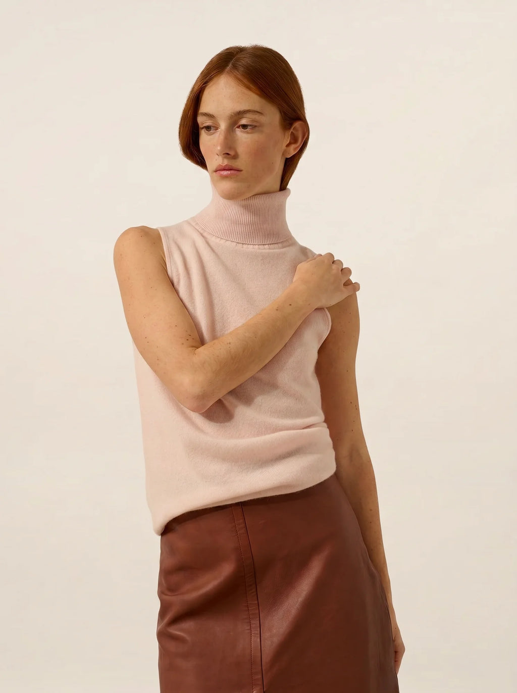 VIOLET Pull Col Roulé sans Manches Poudre