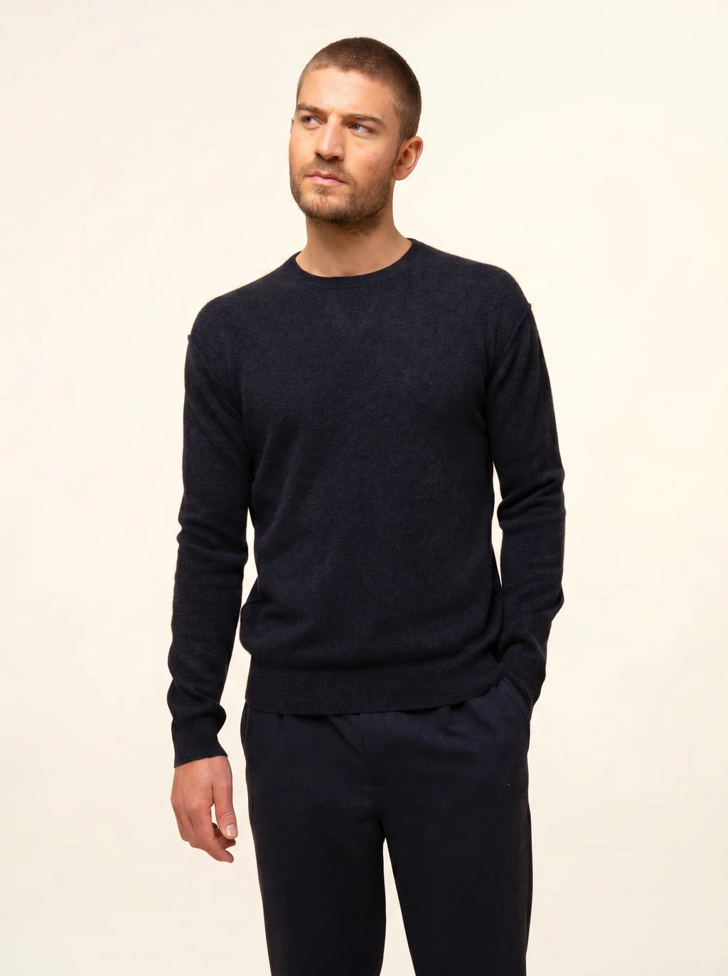 NOE Pull Col Rond Caviar