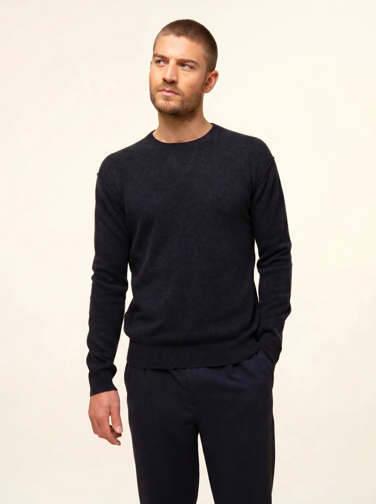 NOE Pull Col Rond Caviar