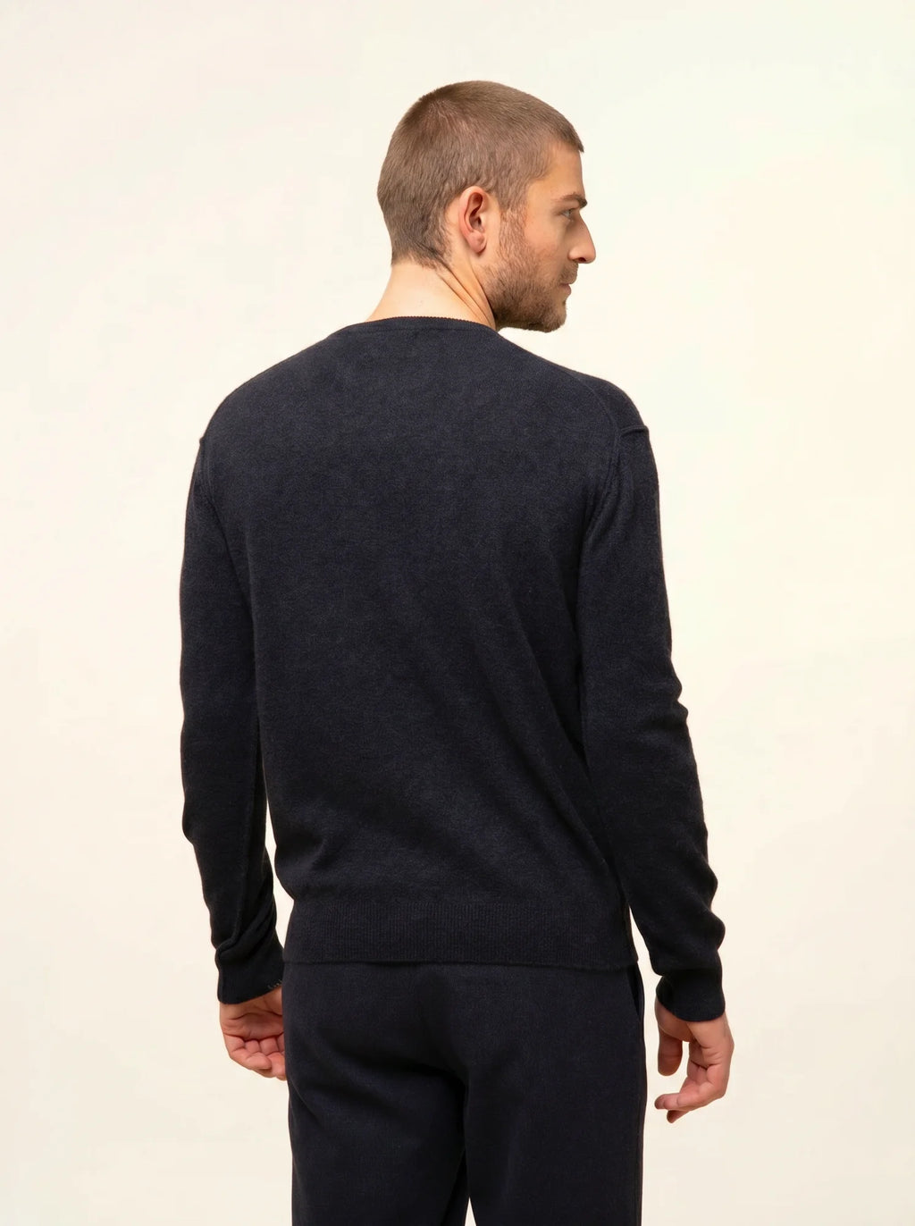 NOE Pull Col Rond Caviar