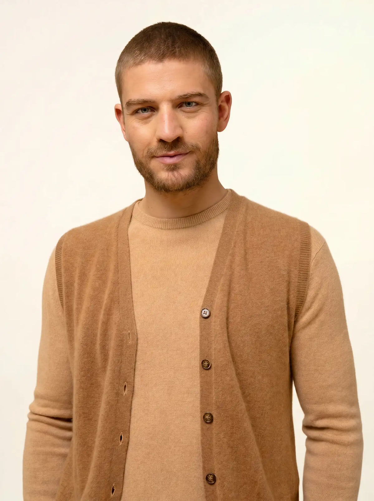 LANA Cardigan Col V sans Manches Noisette