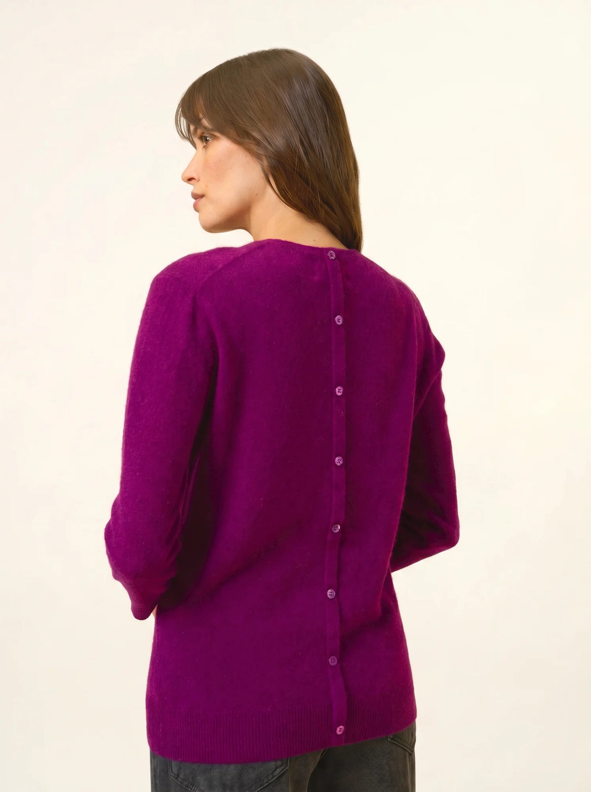 JANICE Pullover Rundhalsausschnitt hinten geknöpft Pflaumenblau