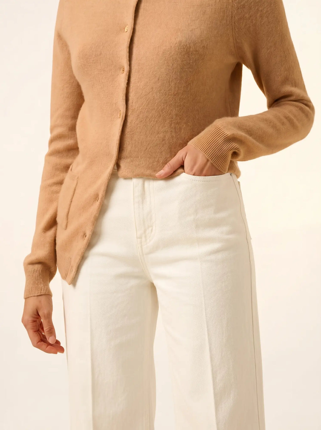 KATHARINE Strickjacke Rundhalsausschnitt Sahara