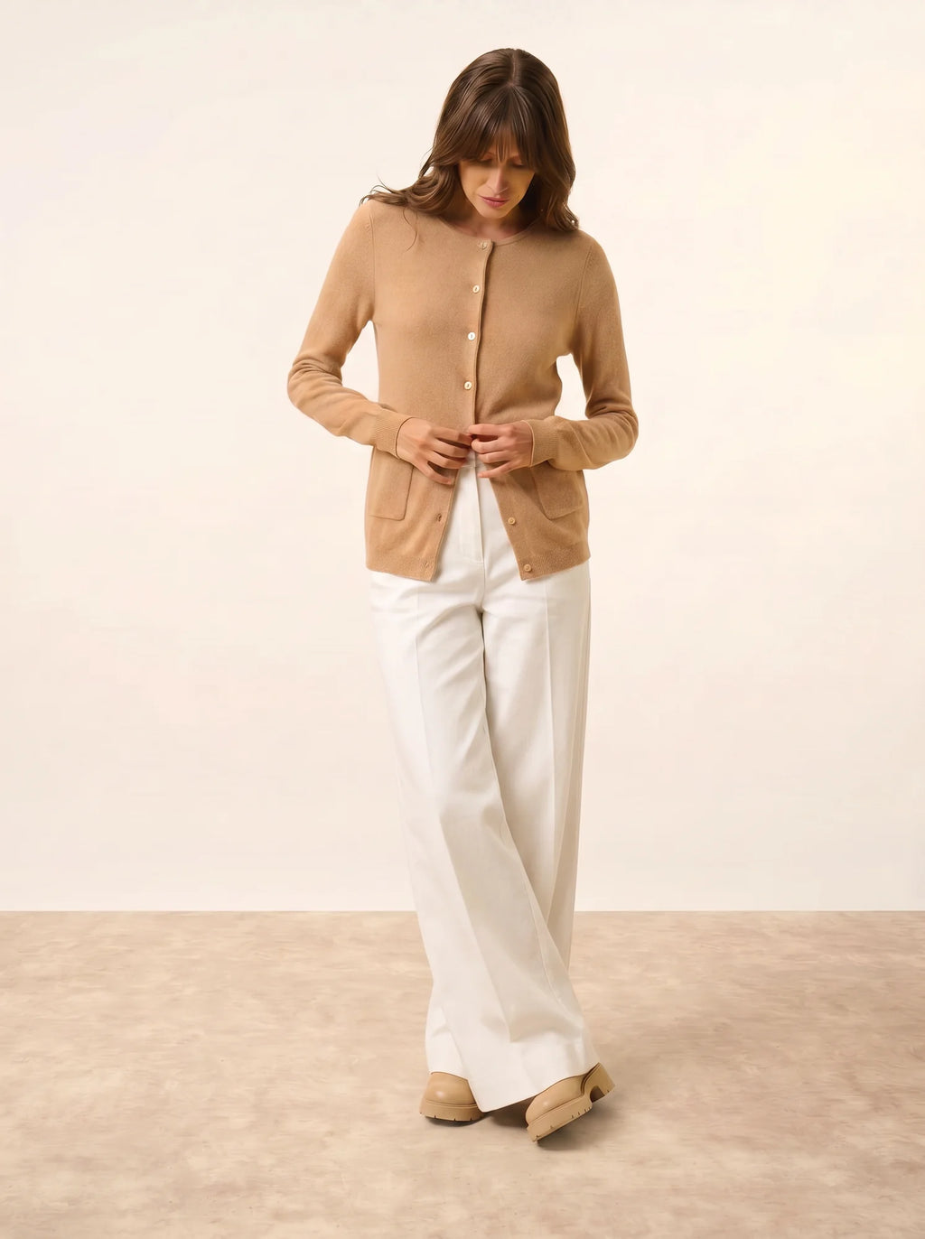 KATHARINE Strickjacke Rundhalsausschnitt Sahara