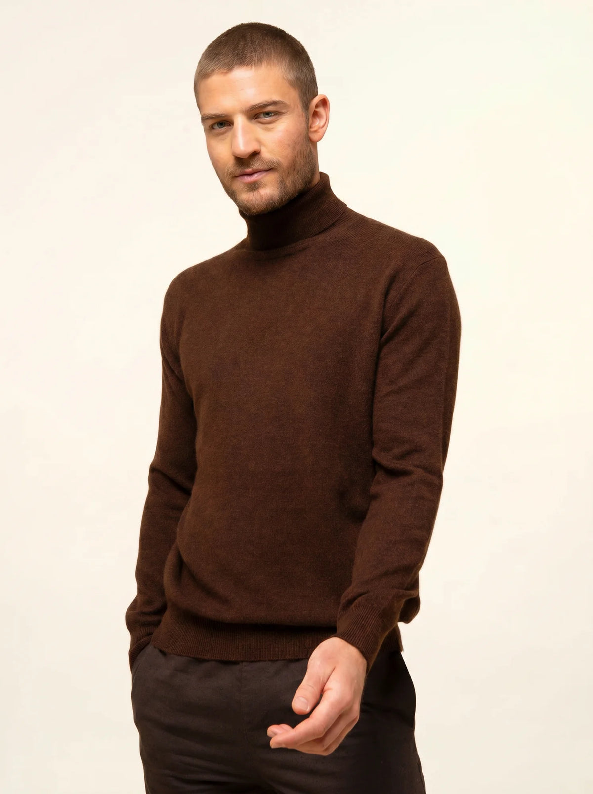 CONNOR Pull Col Roulé Café