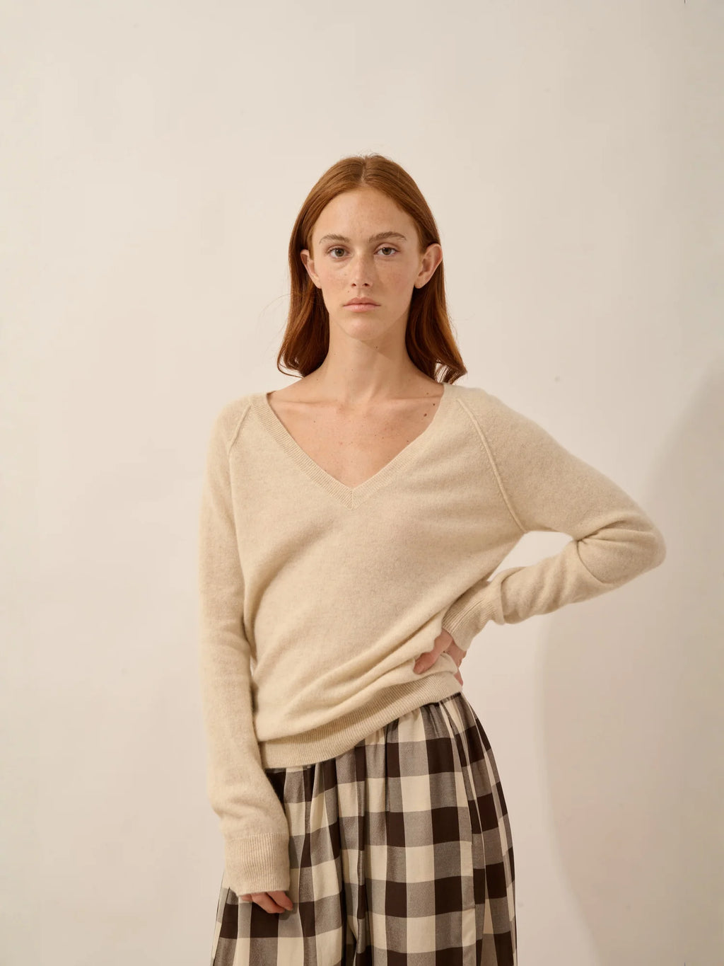 PHOEBE Pullover V-Ausschnitt Haferbeige