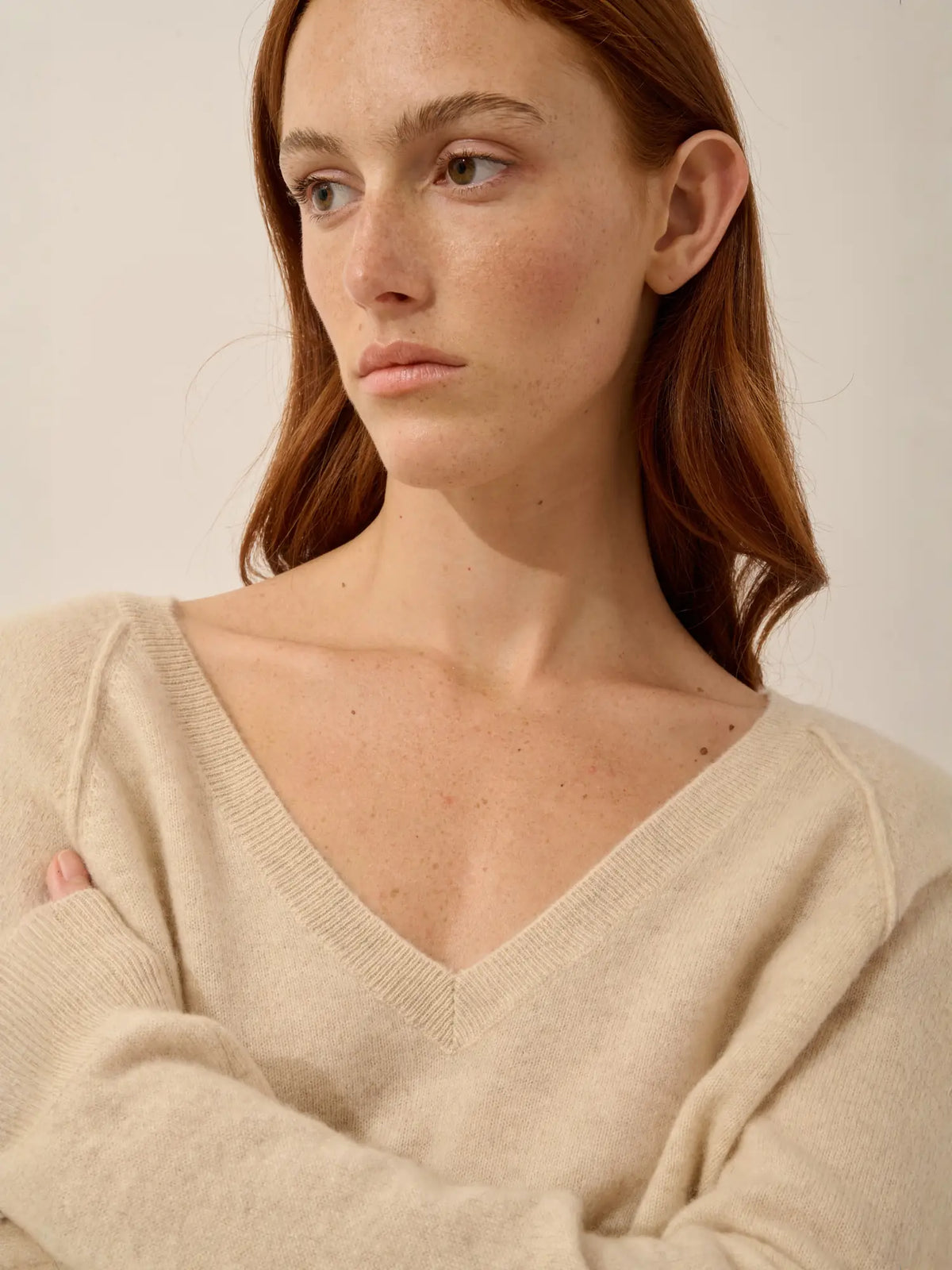 PHOEBE Pullover V-Ausschnitt Haferbeige