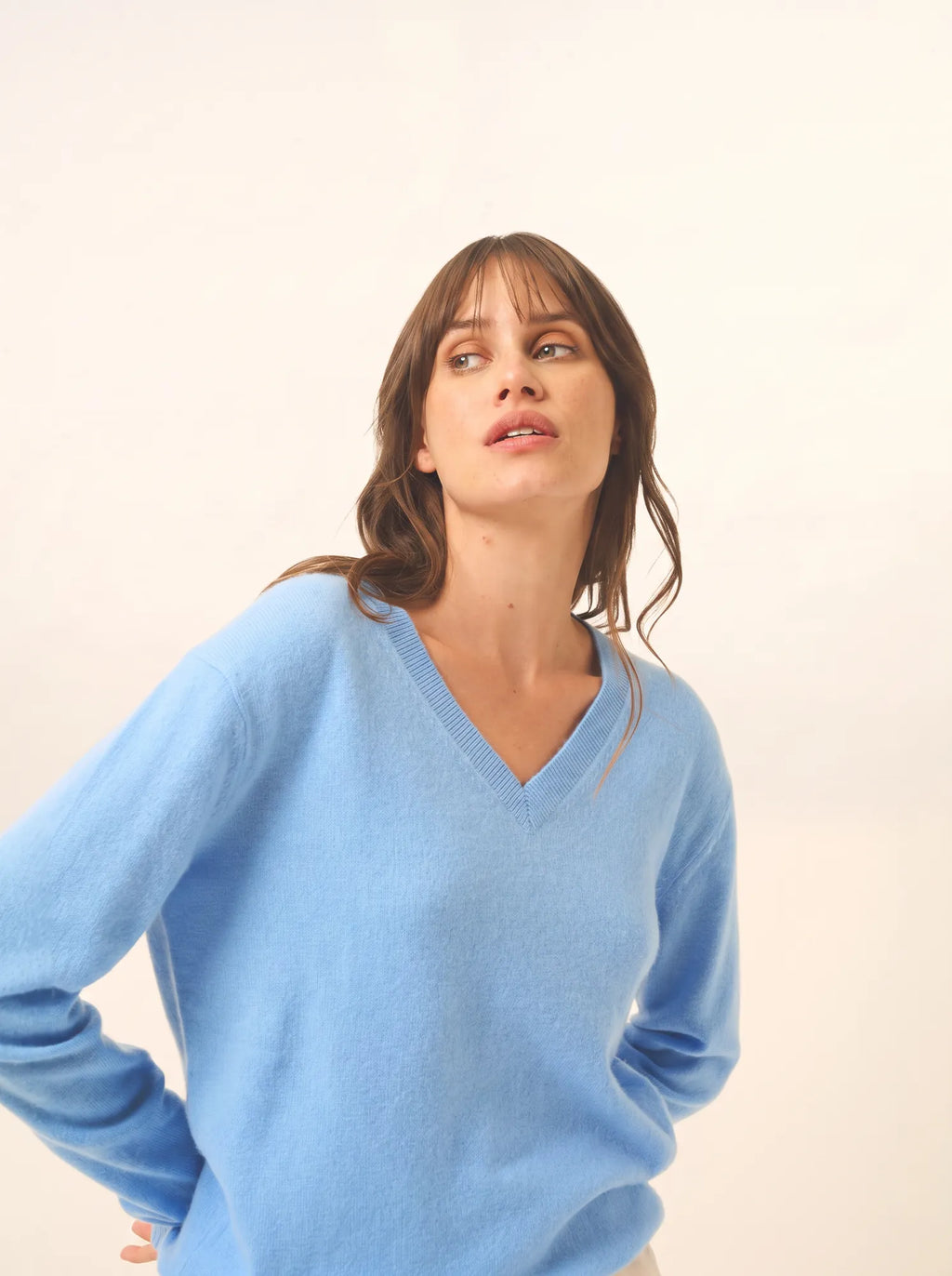 NORA Sweater V-Neck Baby Blue