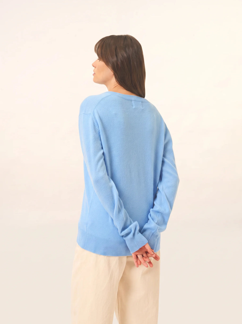 NORA Sweater V-Neck Baby Blue