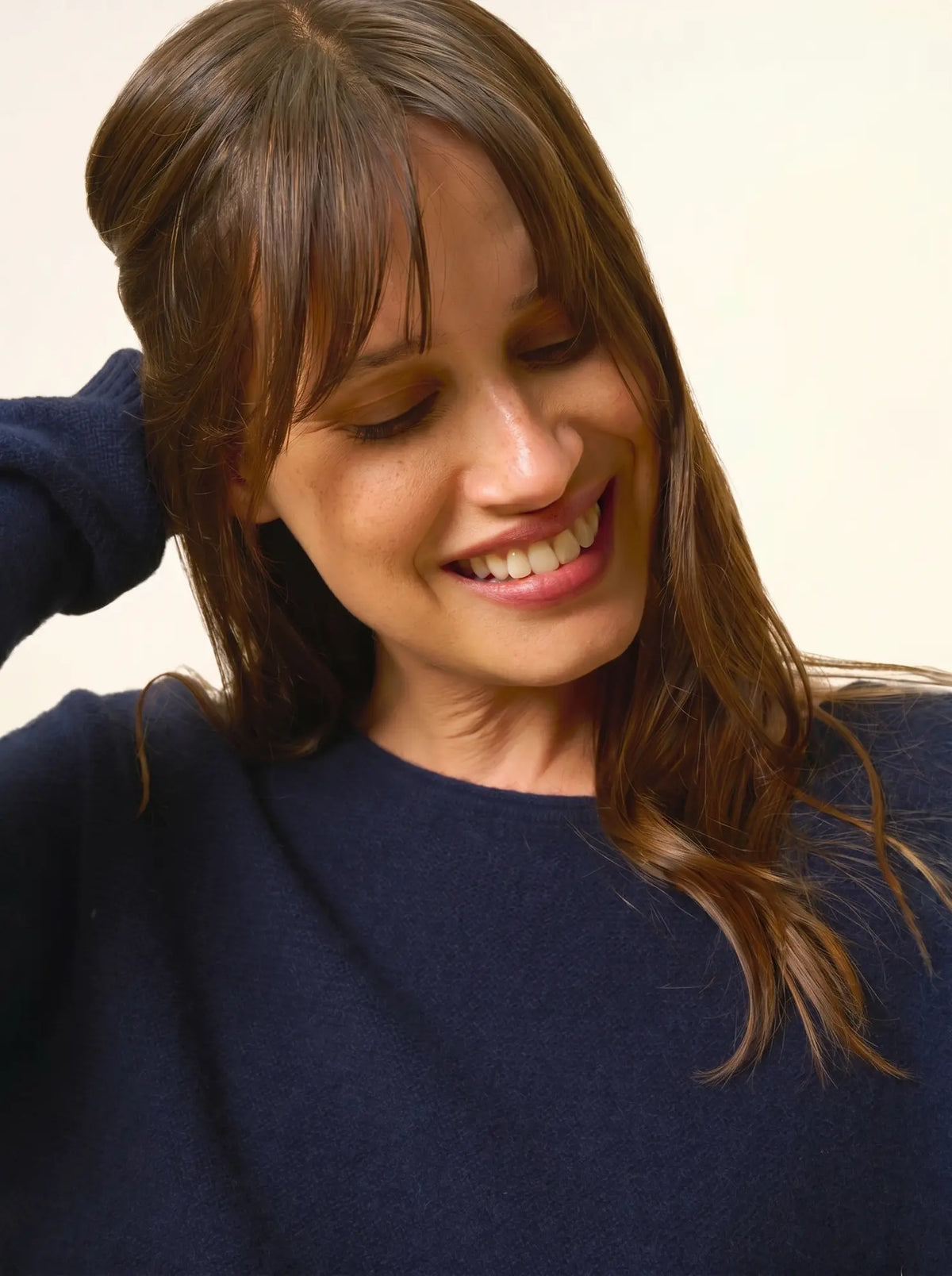 OLENA Pullover Rundhalsausschnitt hinten geknöpft Marineblau