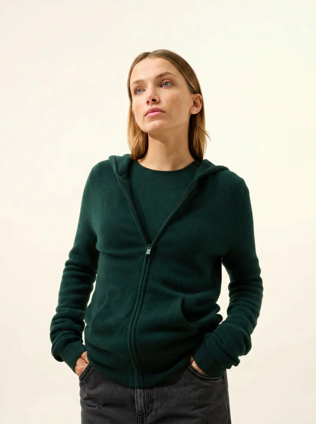DEBBIE Gilet Zippé Capuche Cyprès