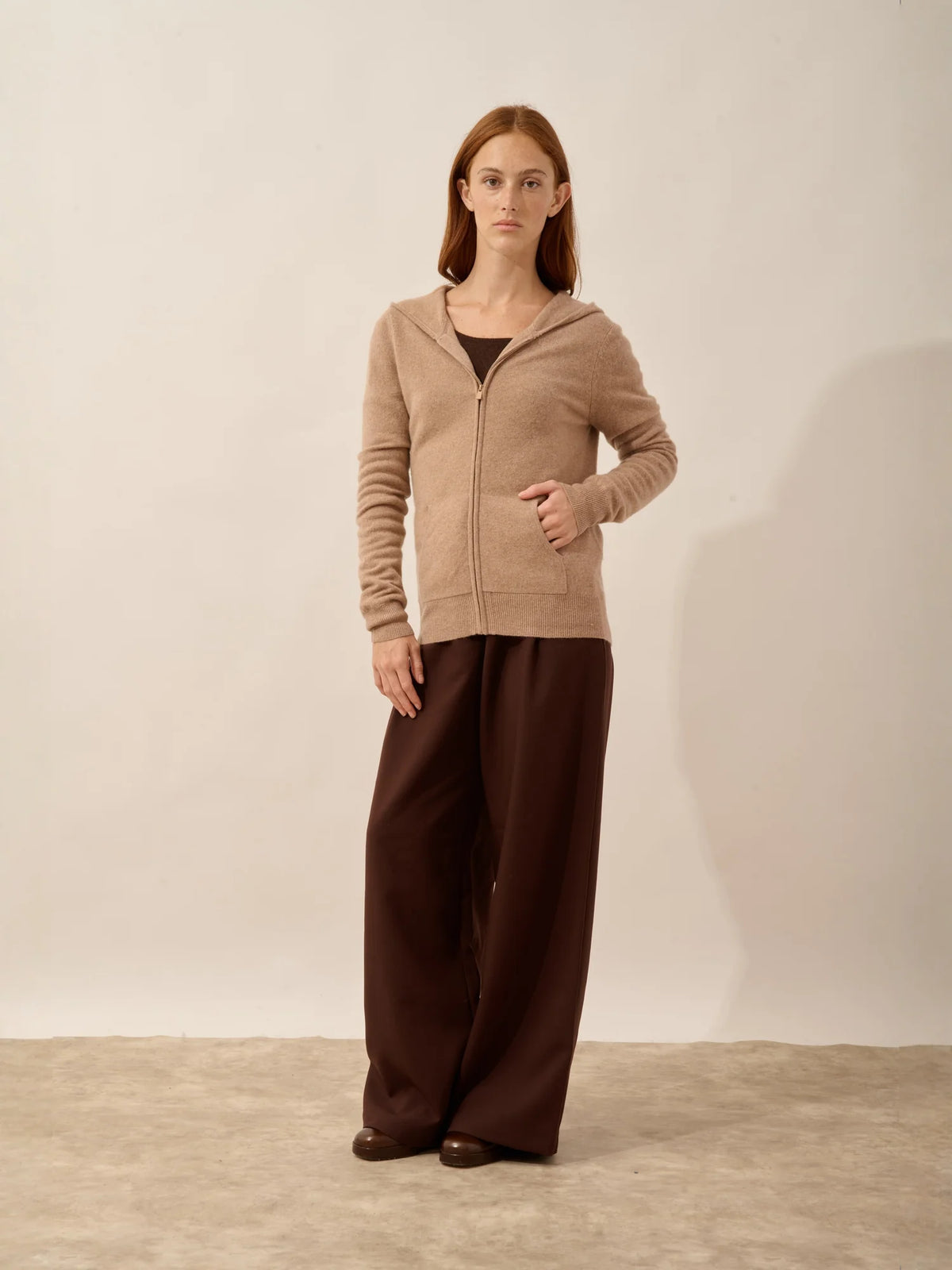 DEBBIE Weste mit Reißverschluss mit Kapuze Camel meliert