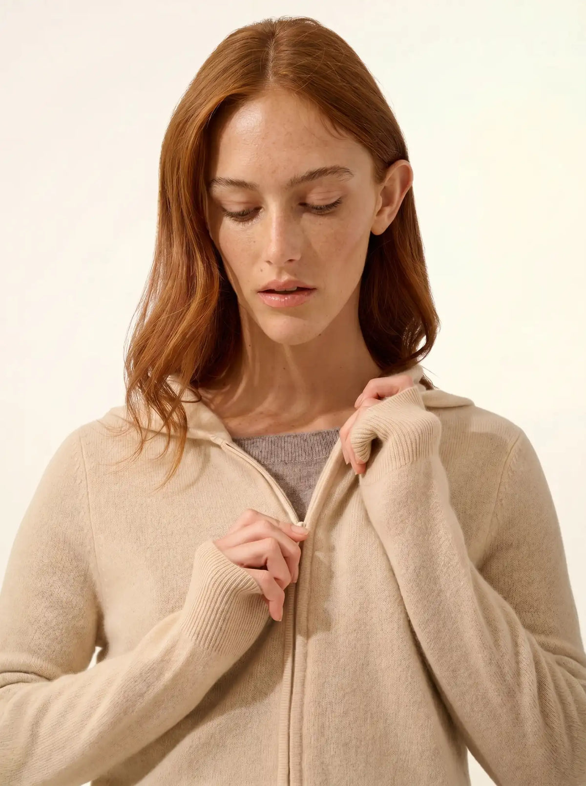 DEBBIE Gilet Zippé Capuche Sable