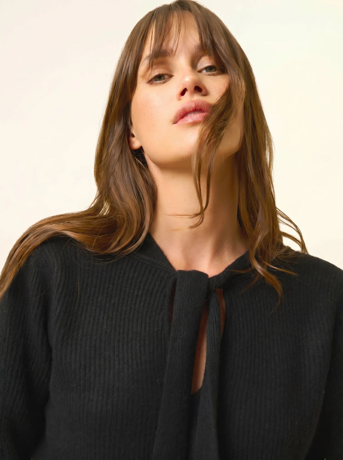 NOTY Sweater Pussy Bow Collar Black