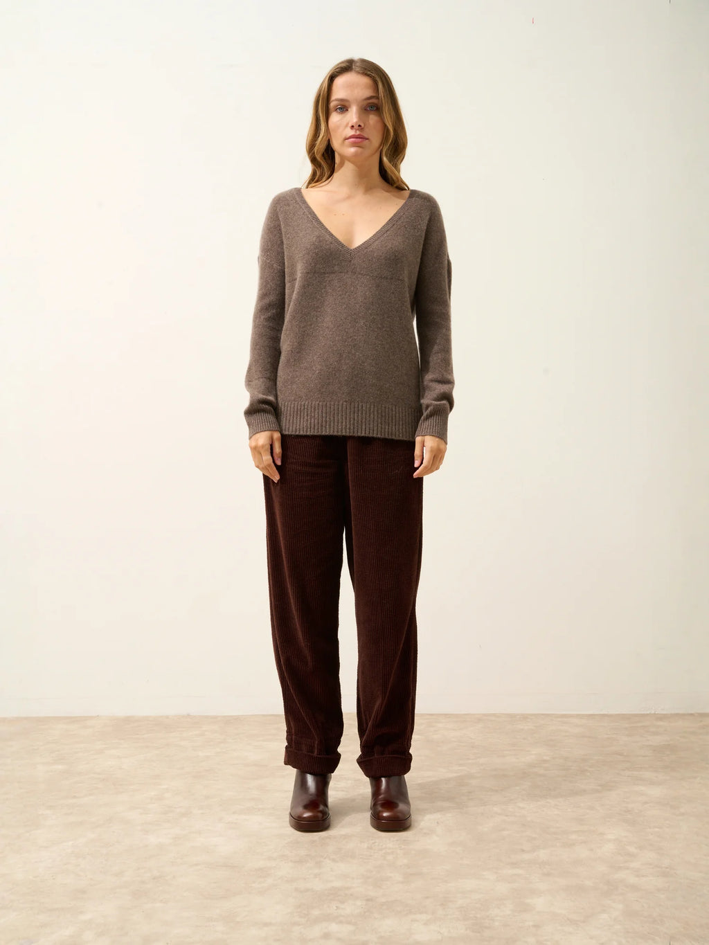 CASSIE Sweater V-Neck 4 Ply Heather Taupe