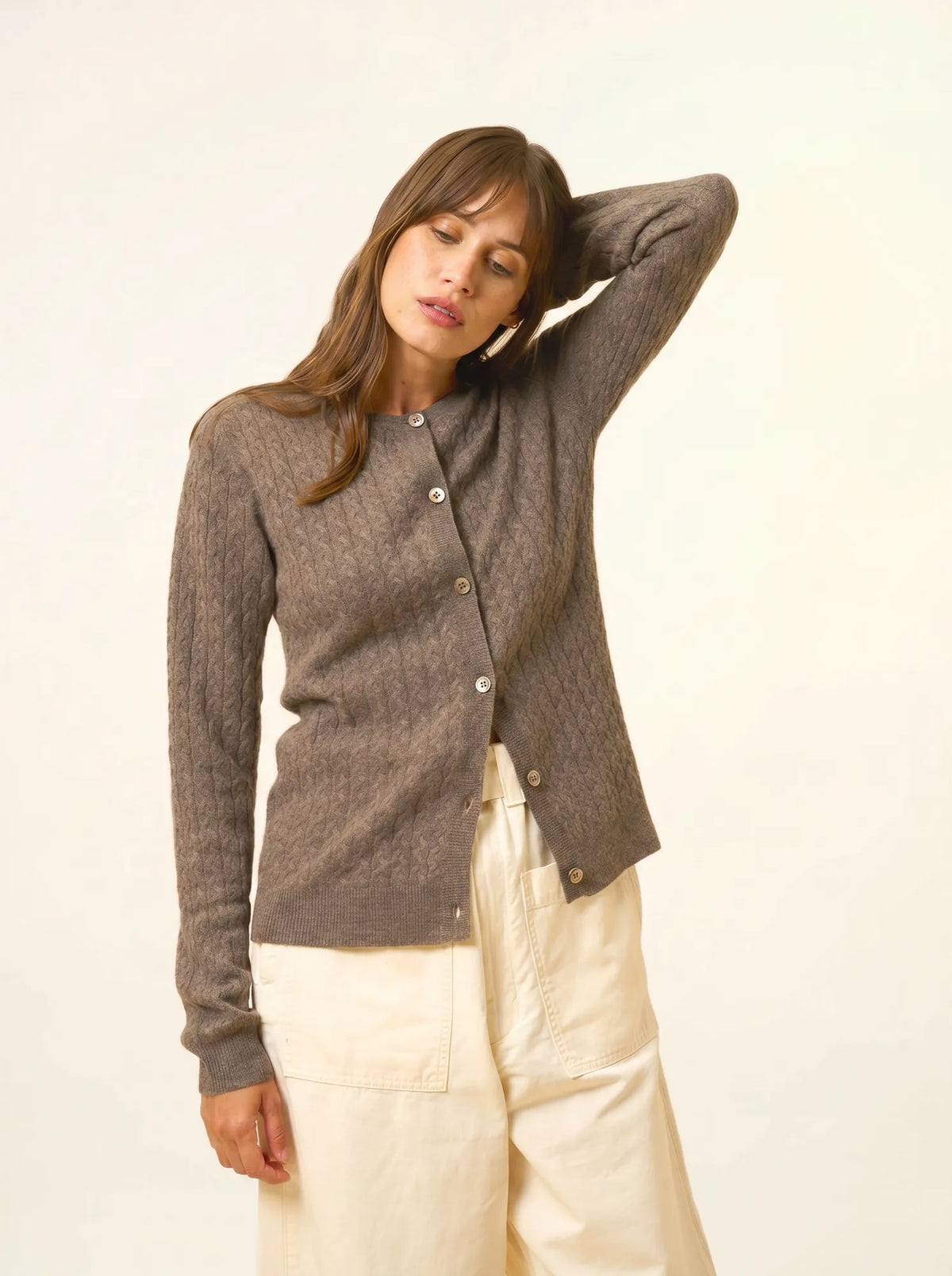 LAURA Strickjacke Rundhalsausschnitt Taupe meliert