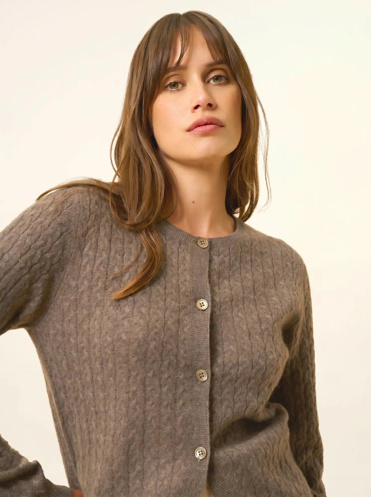 LAURA Strickjacke Rundhalsausschnitt Taupe meliert