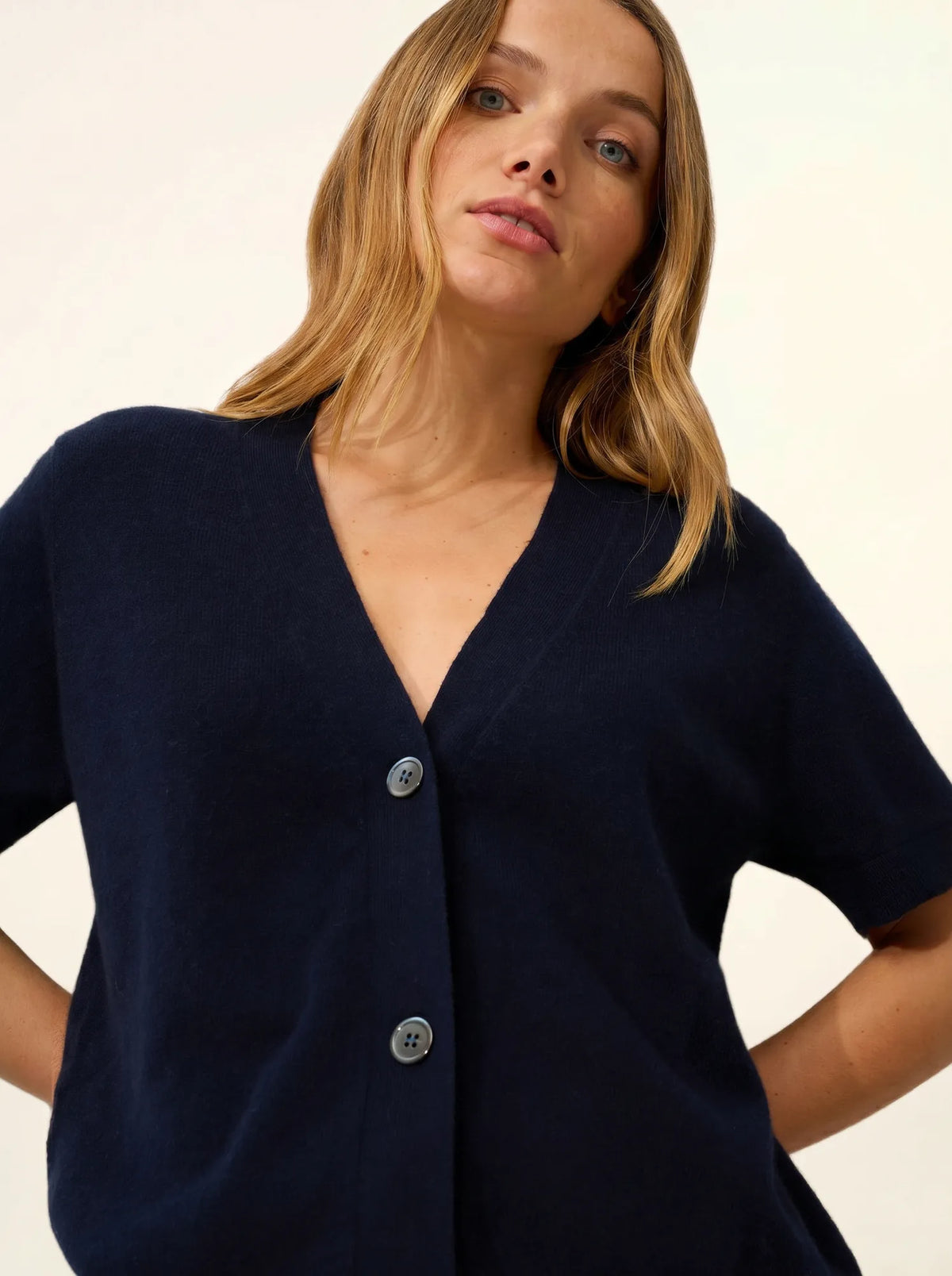 DAN Cardigan Col V Manches Courtes Bleu Marine