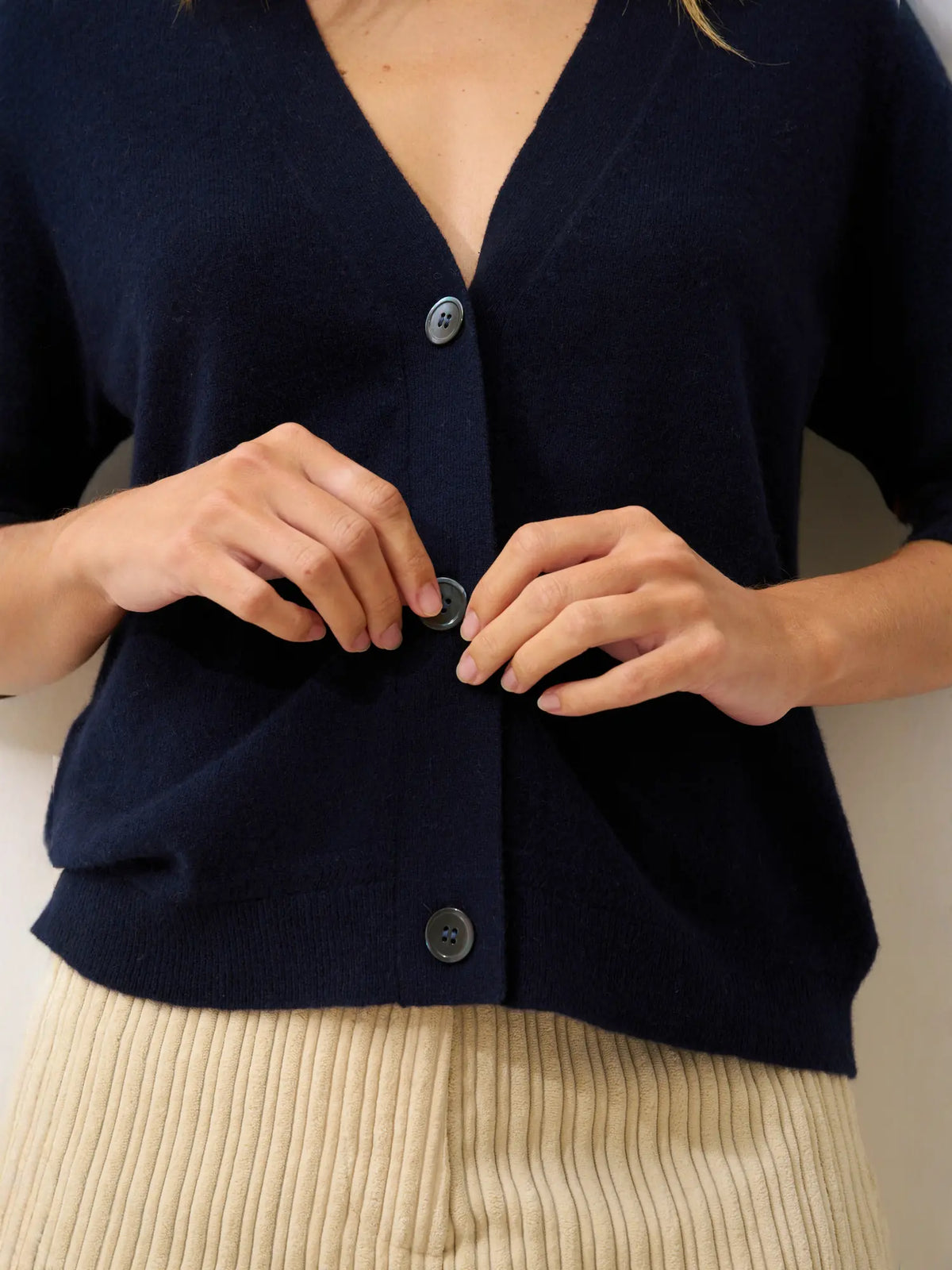 DAN Cardigan Col V Manches Courtes Bleu Marine