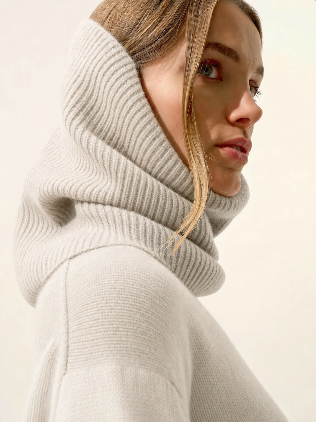 SOFIA Neck Warmer 6 Ply Snow