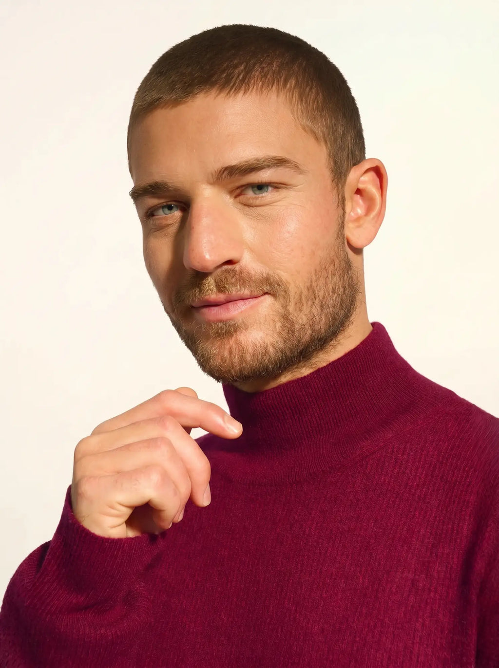 EVA Pull Col Montant Bordeaux