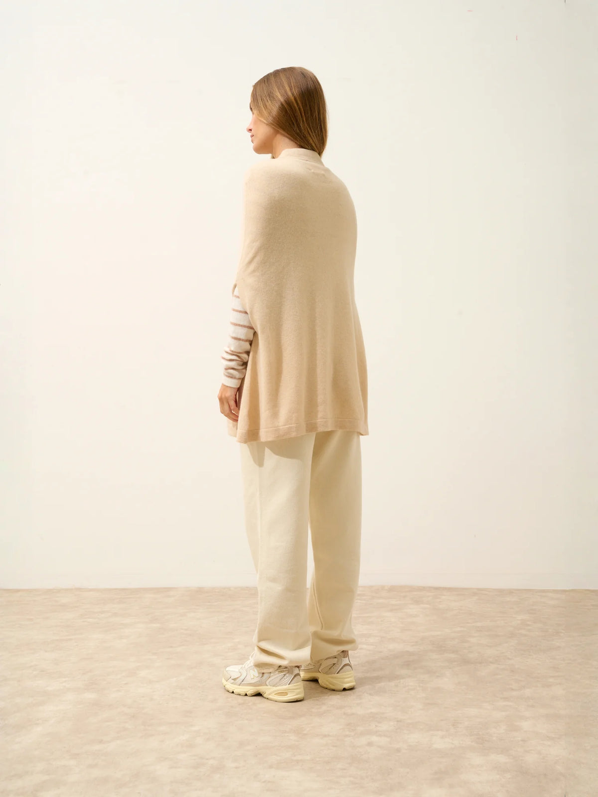 MIAMAR Cape Crew Neck Drawstring Sand