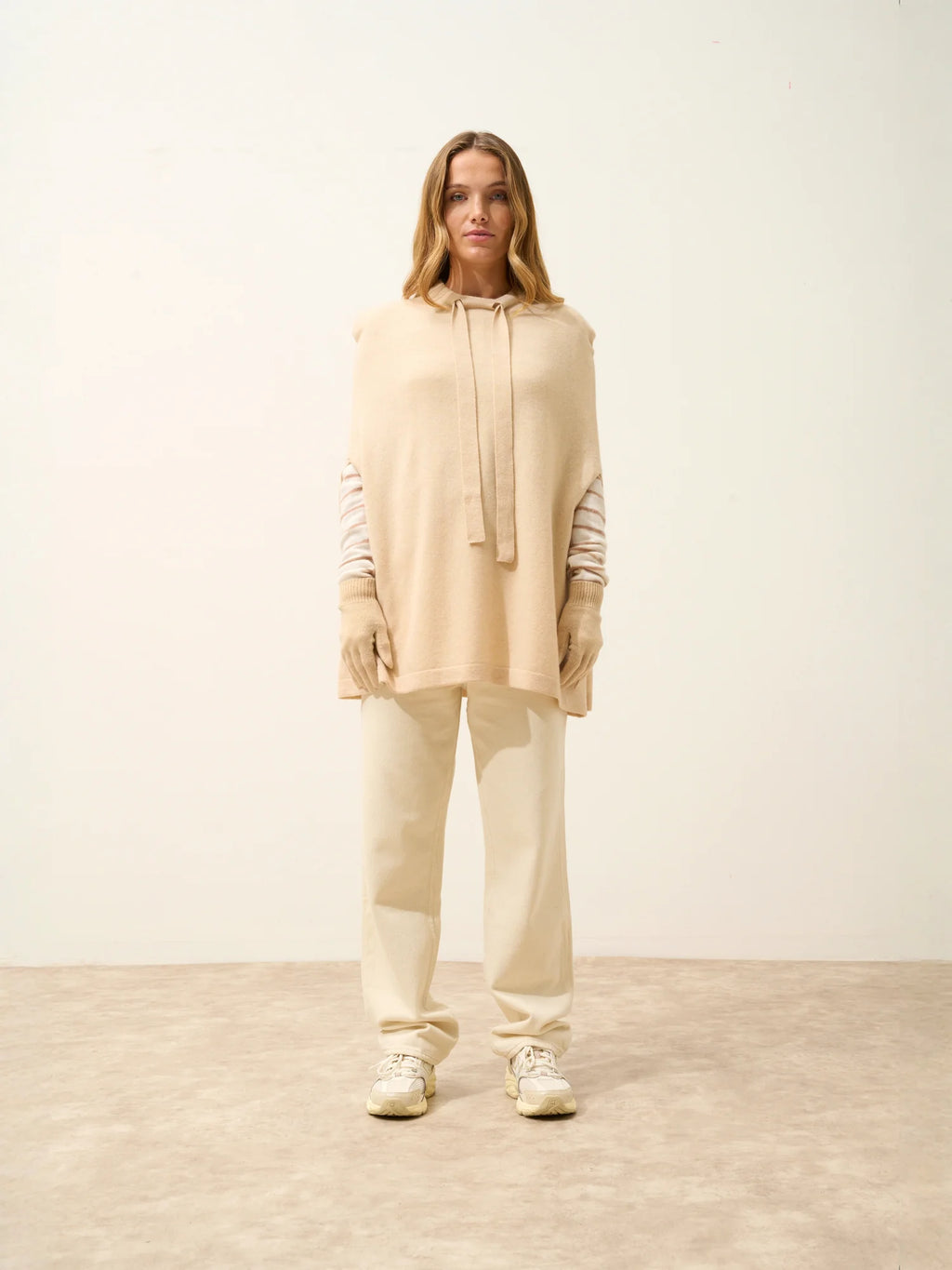 MIAMAR Cape Crew Neck Drawstring Sand