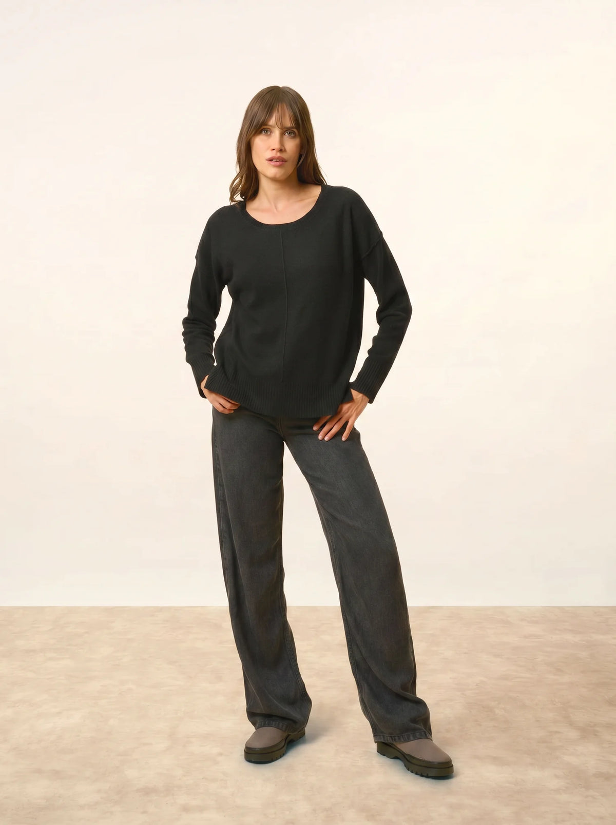 TESS Pullover Rundhalsausschnitt Schwarz