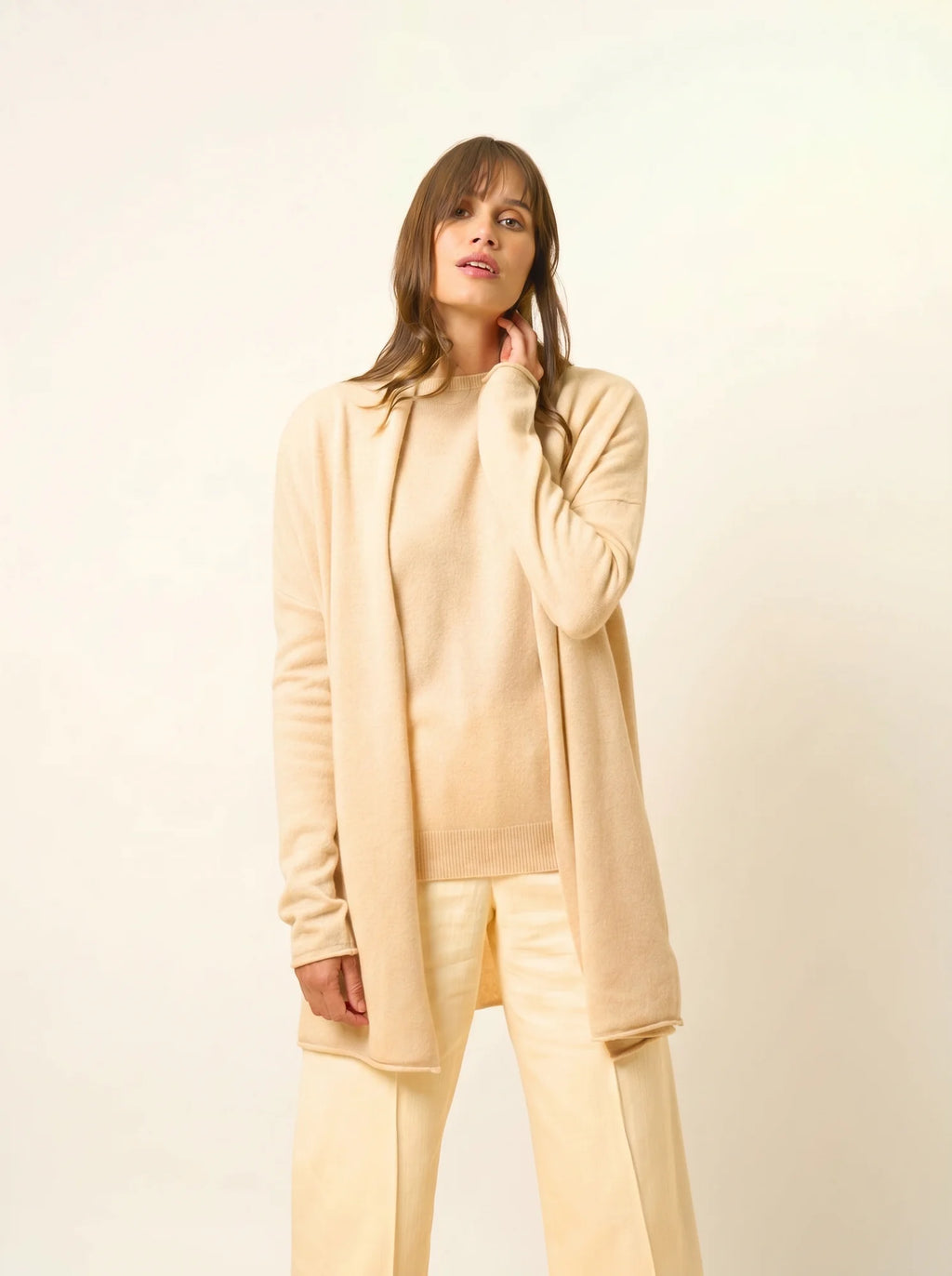 MADDIE Lange Jacke offen Schalkragen Sand