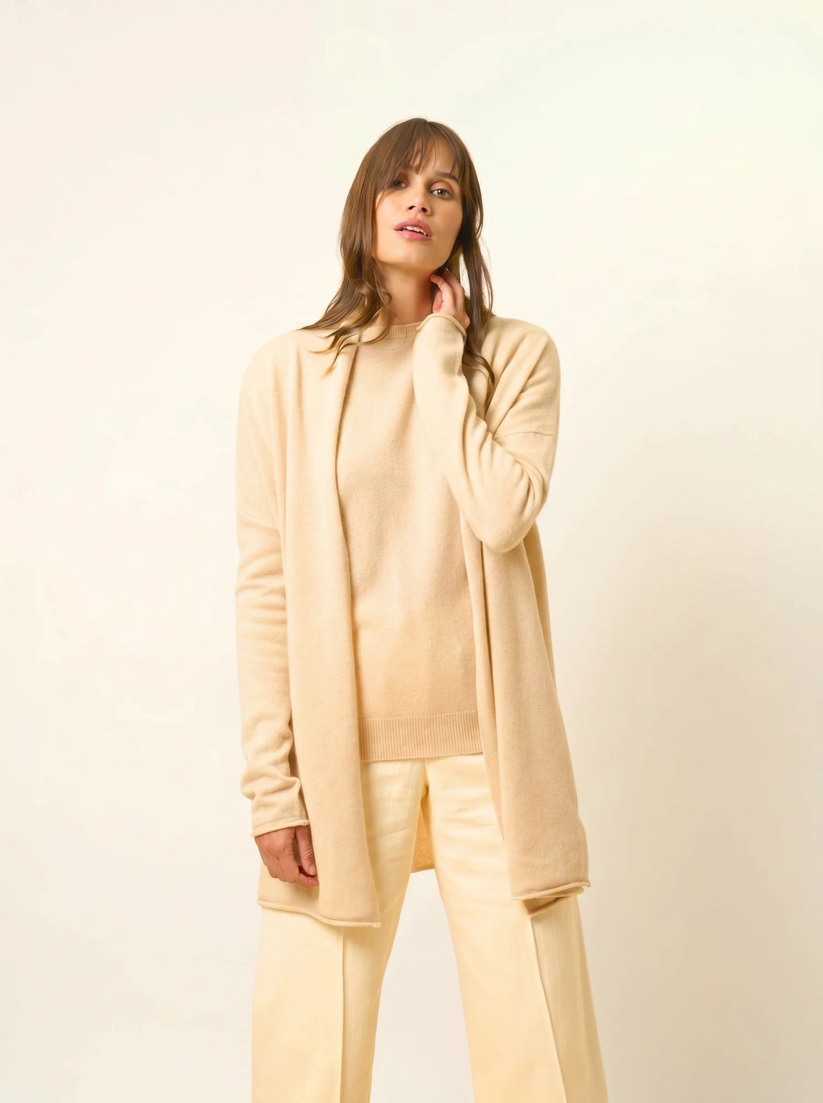 MADDIE Lange Jacke offen Schalkragen Sand