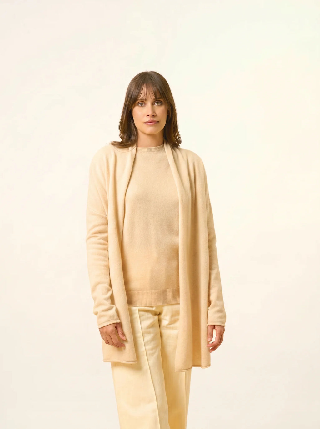 MADDIE Lange Jacke offen Schalkragen Sand