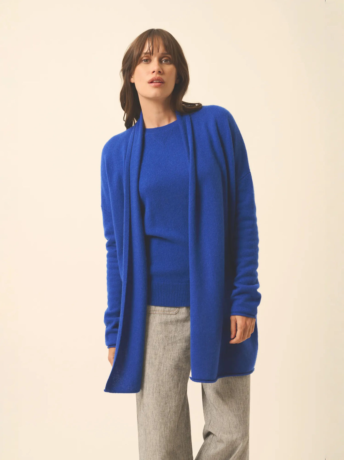 MADDIE Lange Jacke offen Schalkragen Ultramarin