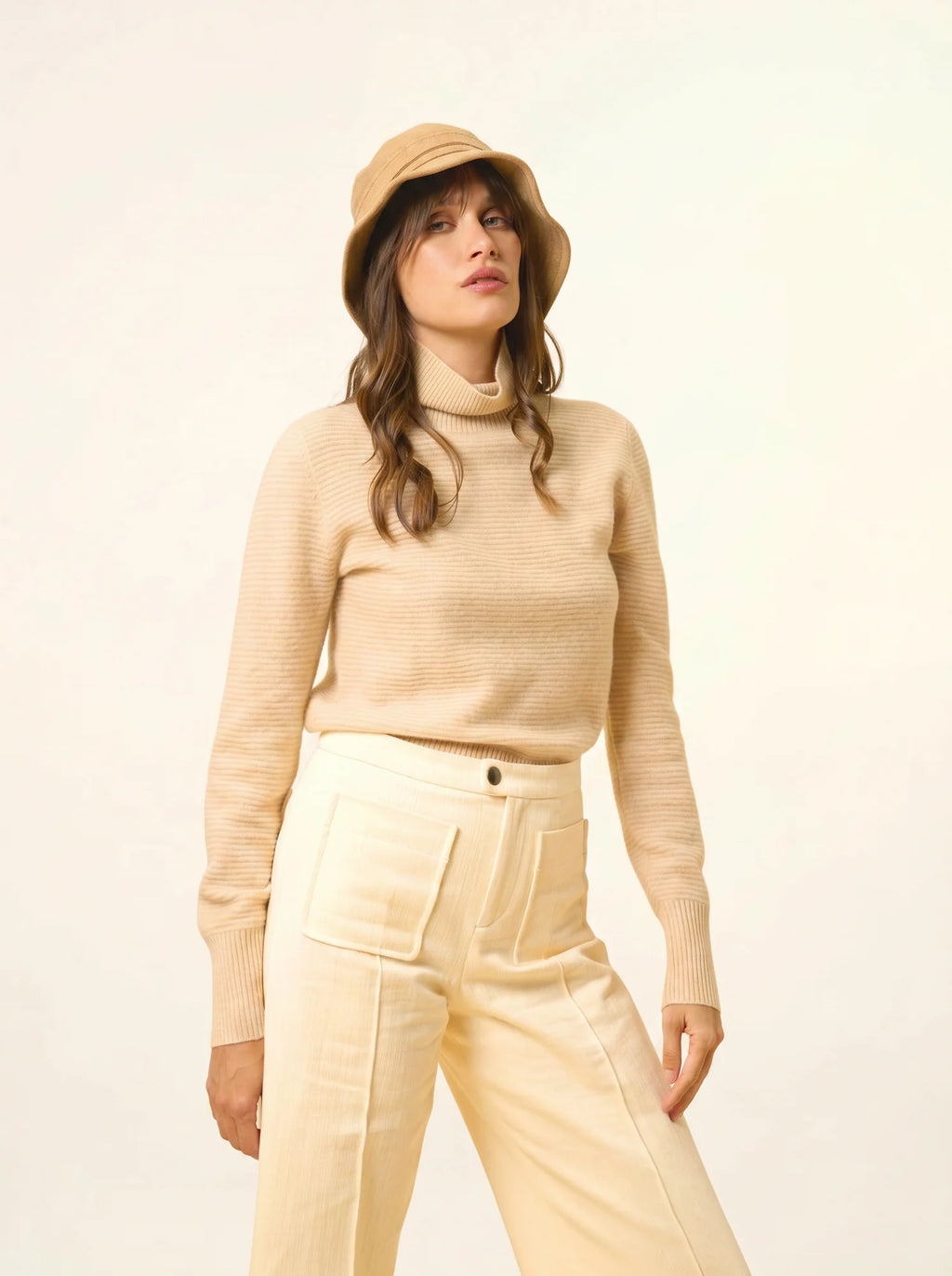 UDNY Sweater Turtleneck Sand