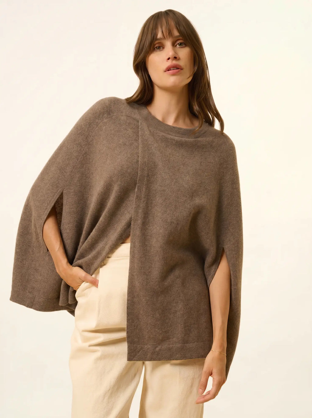 ALLOA Cape offen Rundhalsausschnitt Taupe meliert