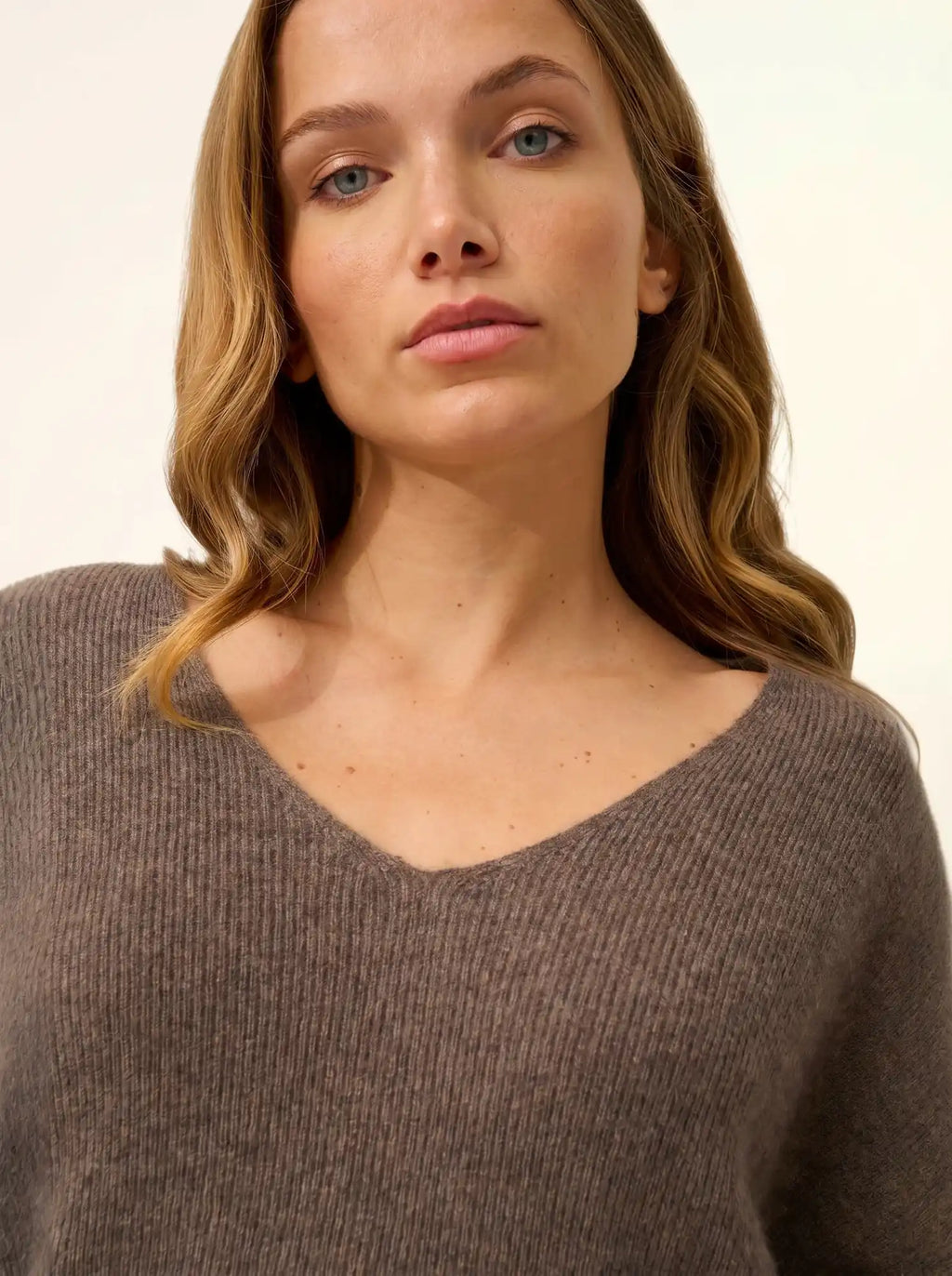 BIRSE Pullover V-Ausschnitt Taupe meliert