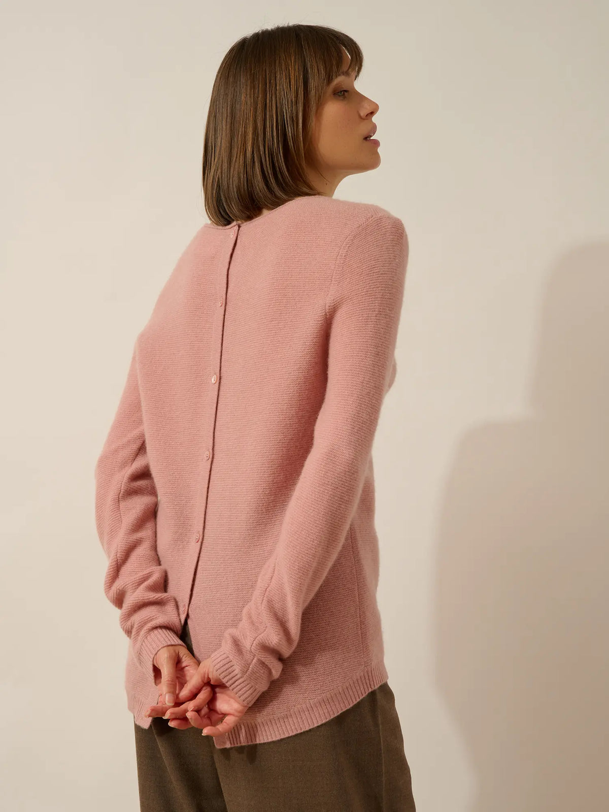 OLENA Pull Col Rond Boutonné Dos Bois de Rose