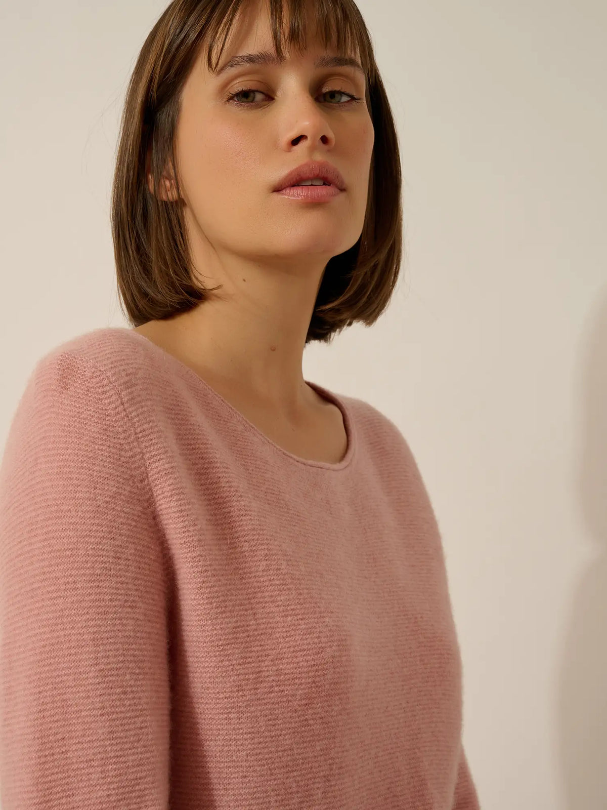 OLENA Pull Col Rond Boutonné Dos Bois de Rose
