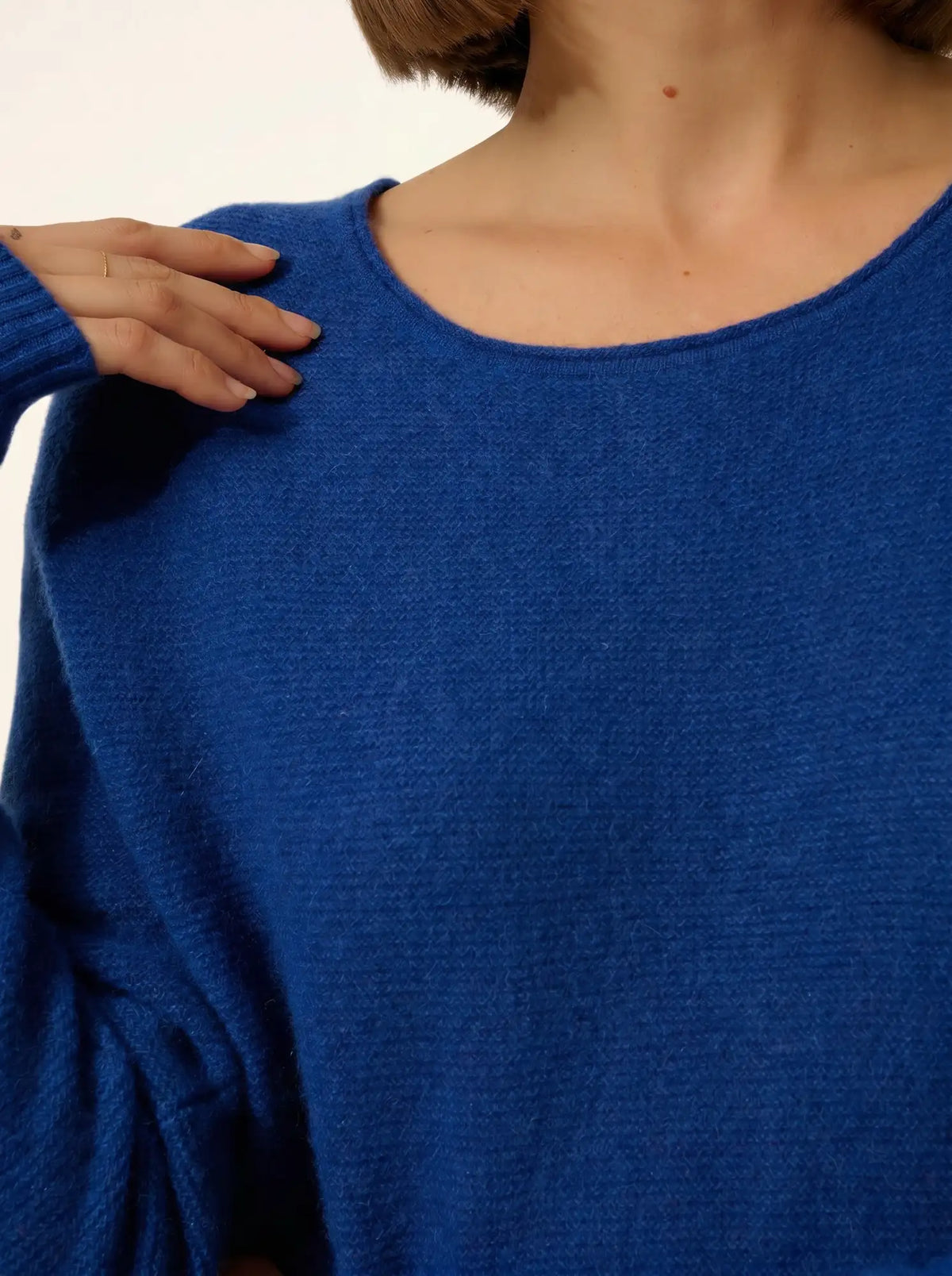 OLENA Sweater Crew Neck Buttoned Back Ultramarine