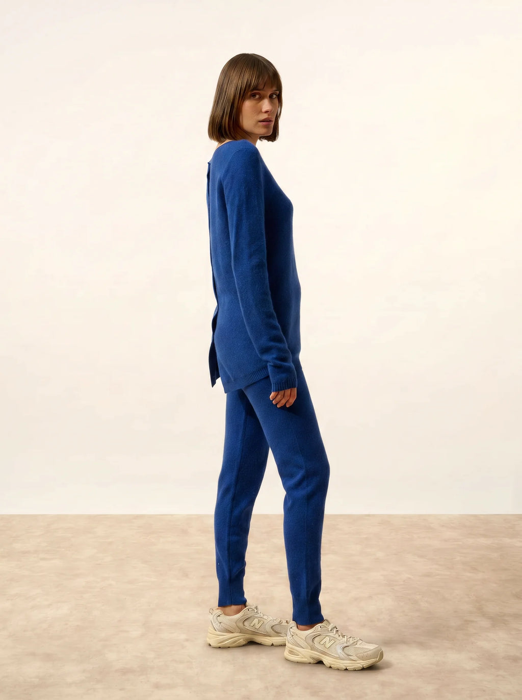 OLENA Sweater Crew Neck Buttoned Back Ultramarine
