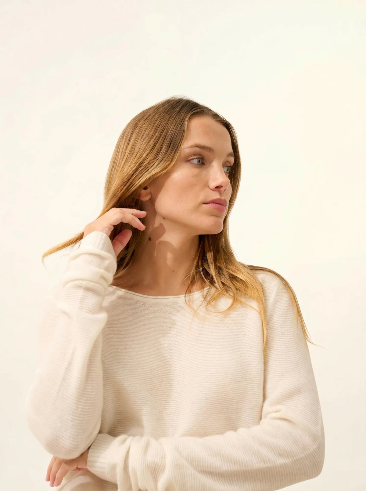 OLENA Pullover Rundhalsausschnitt hinten geknöpft Elfenbein