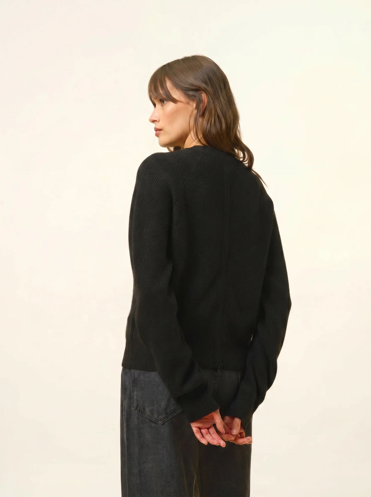 JONA Pull Col Rond Zippé Dos Noir