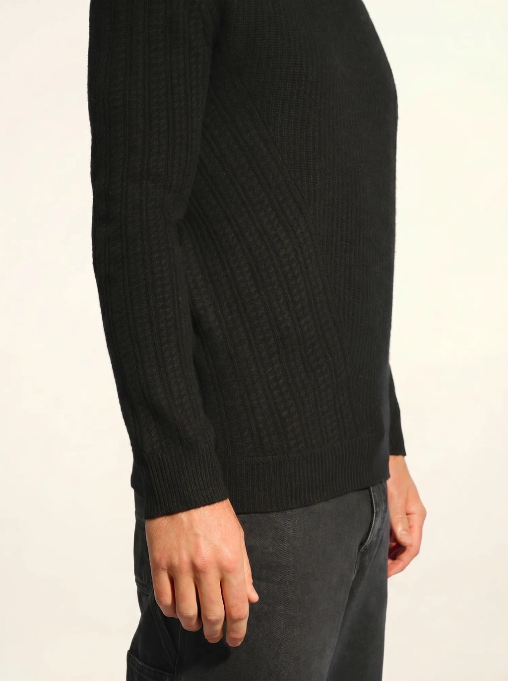 LUKKA Sweater Crew Neck 4 Ply Black
