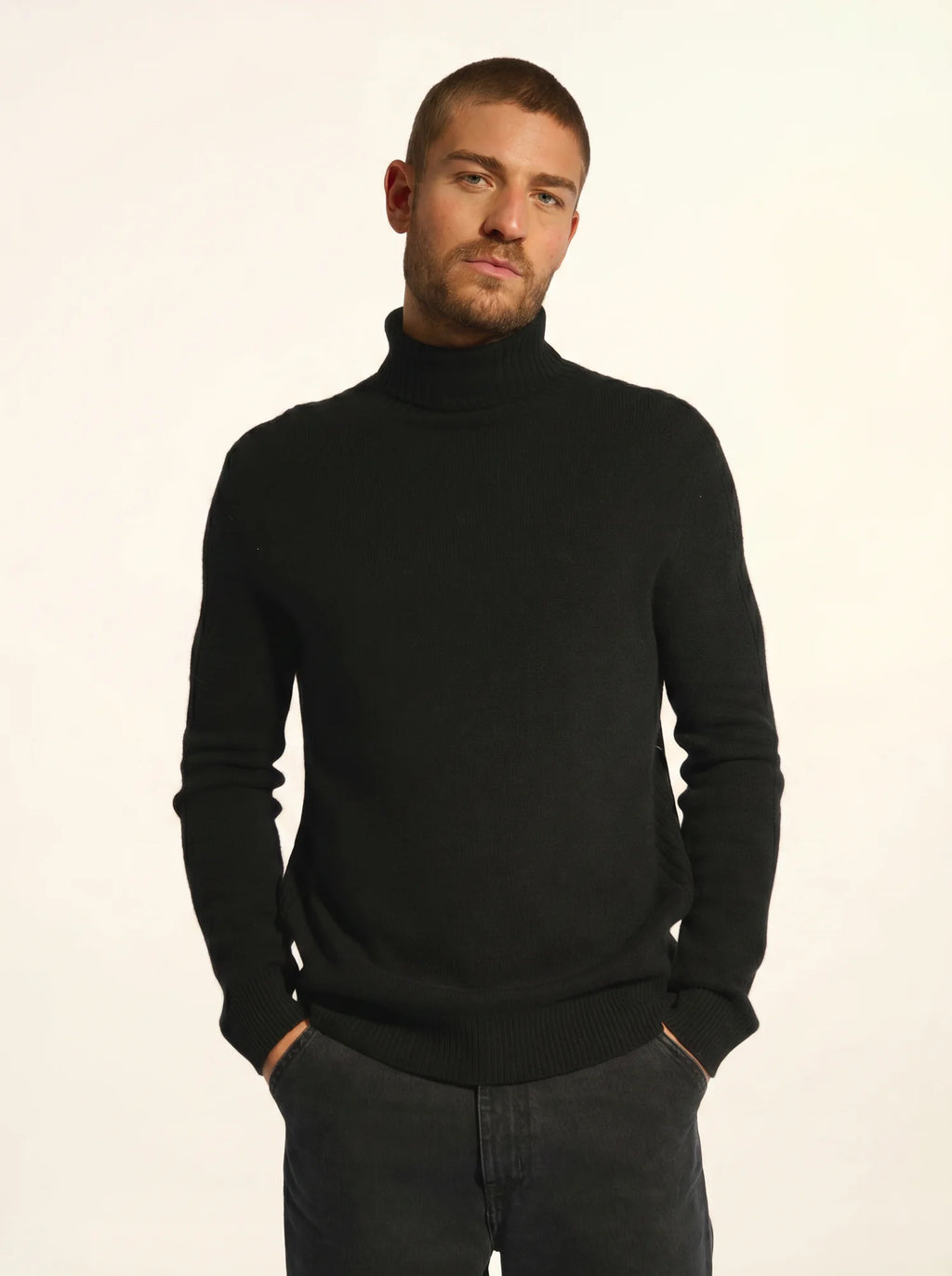 NOI Pull Col Roulé 4 Fils Noir
