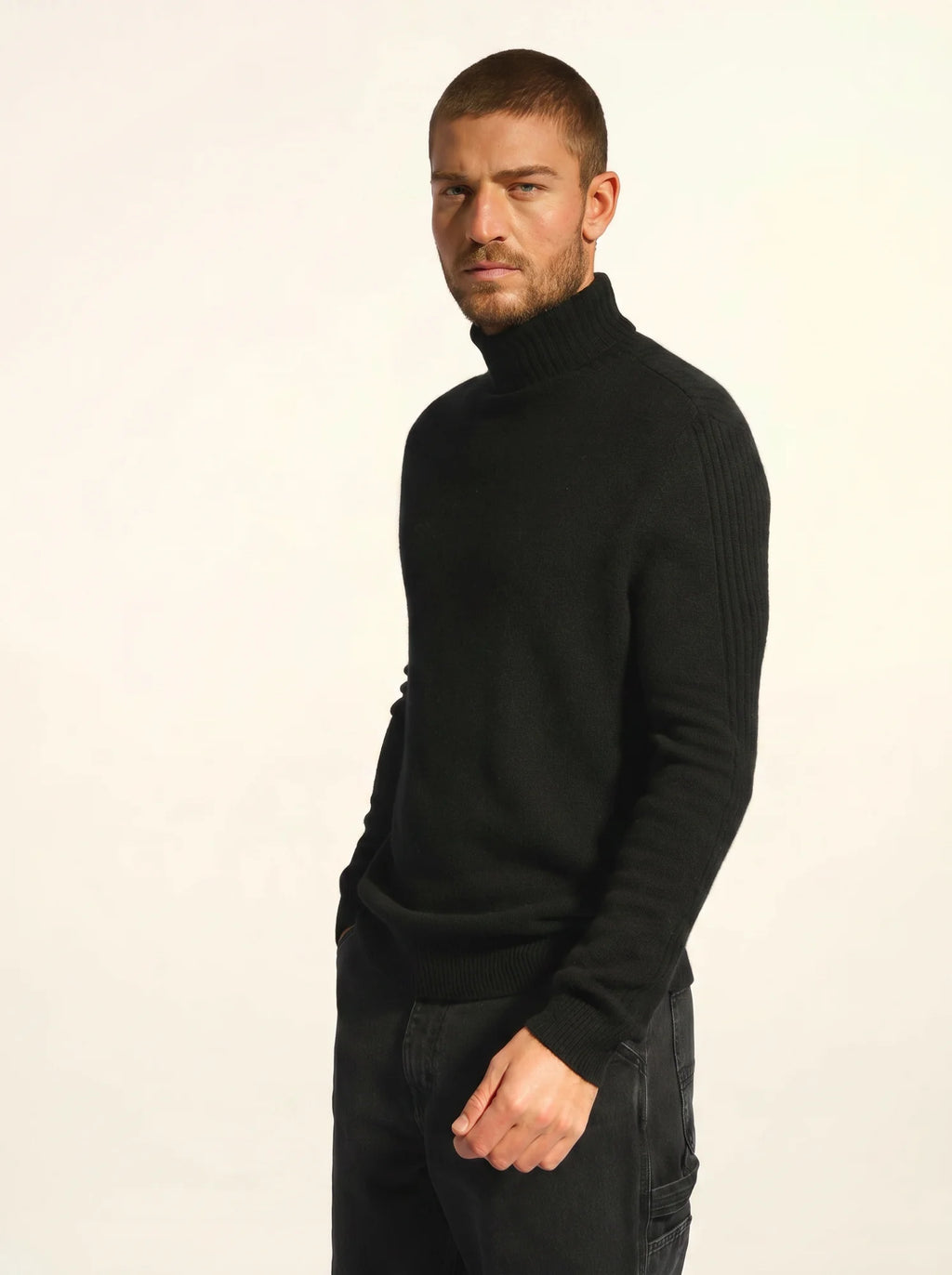 NOI Pull Col Roulé 4 Fils Noir