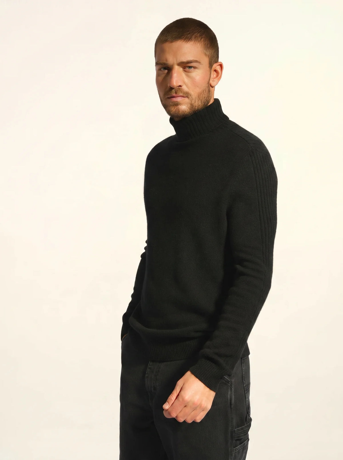 NOI Pull Col Roulé 4 Fils Noir