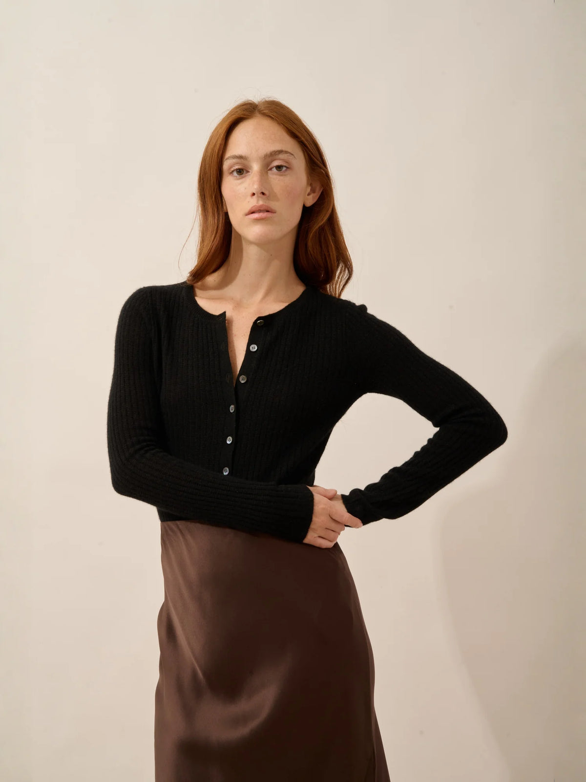 FUNI Body Boutonné Col Rond Noir