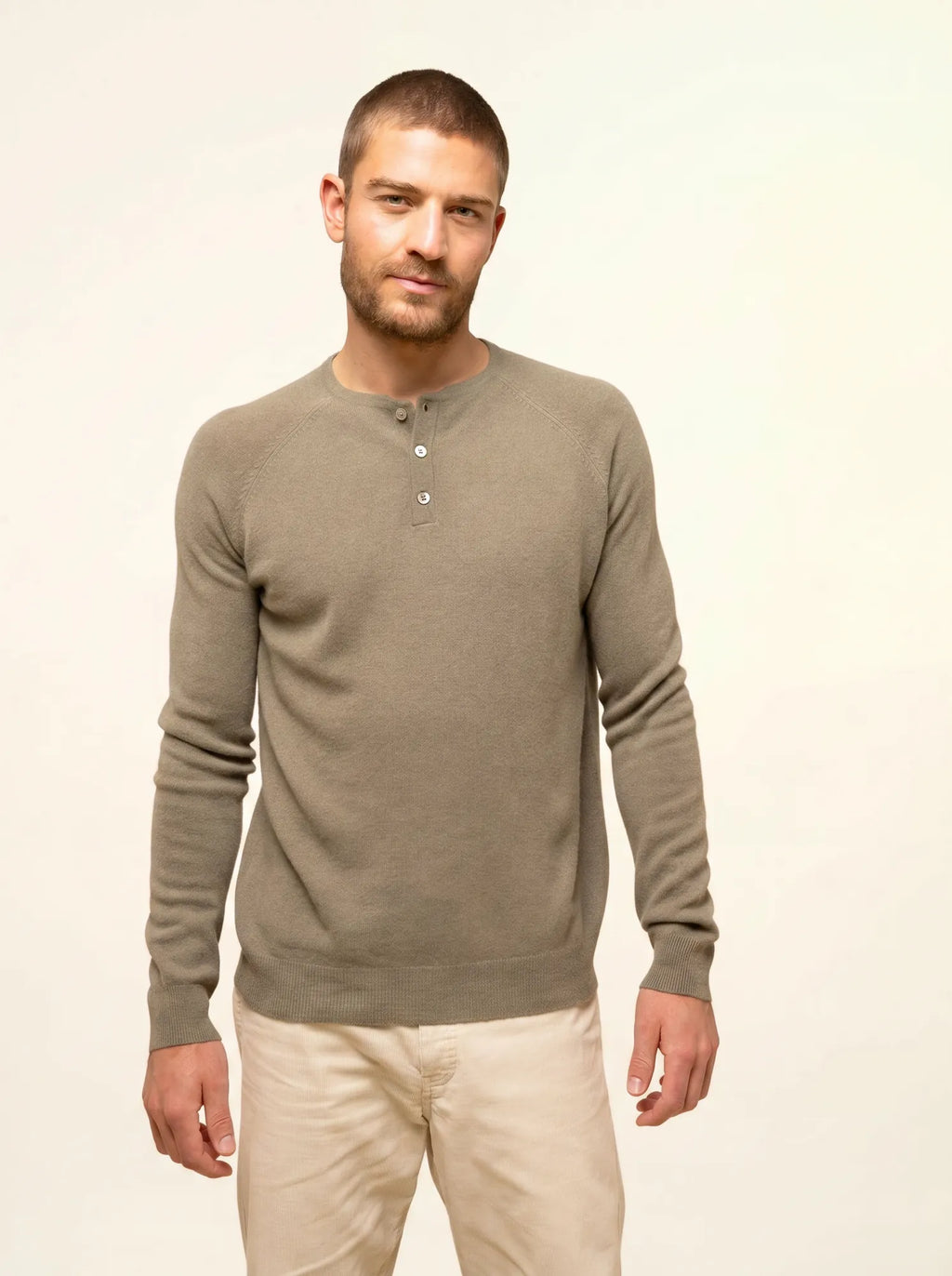 GUZMAN Pullover Henley-Ausschnitt Armeegrün