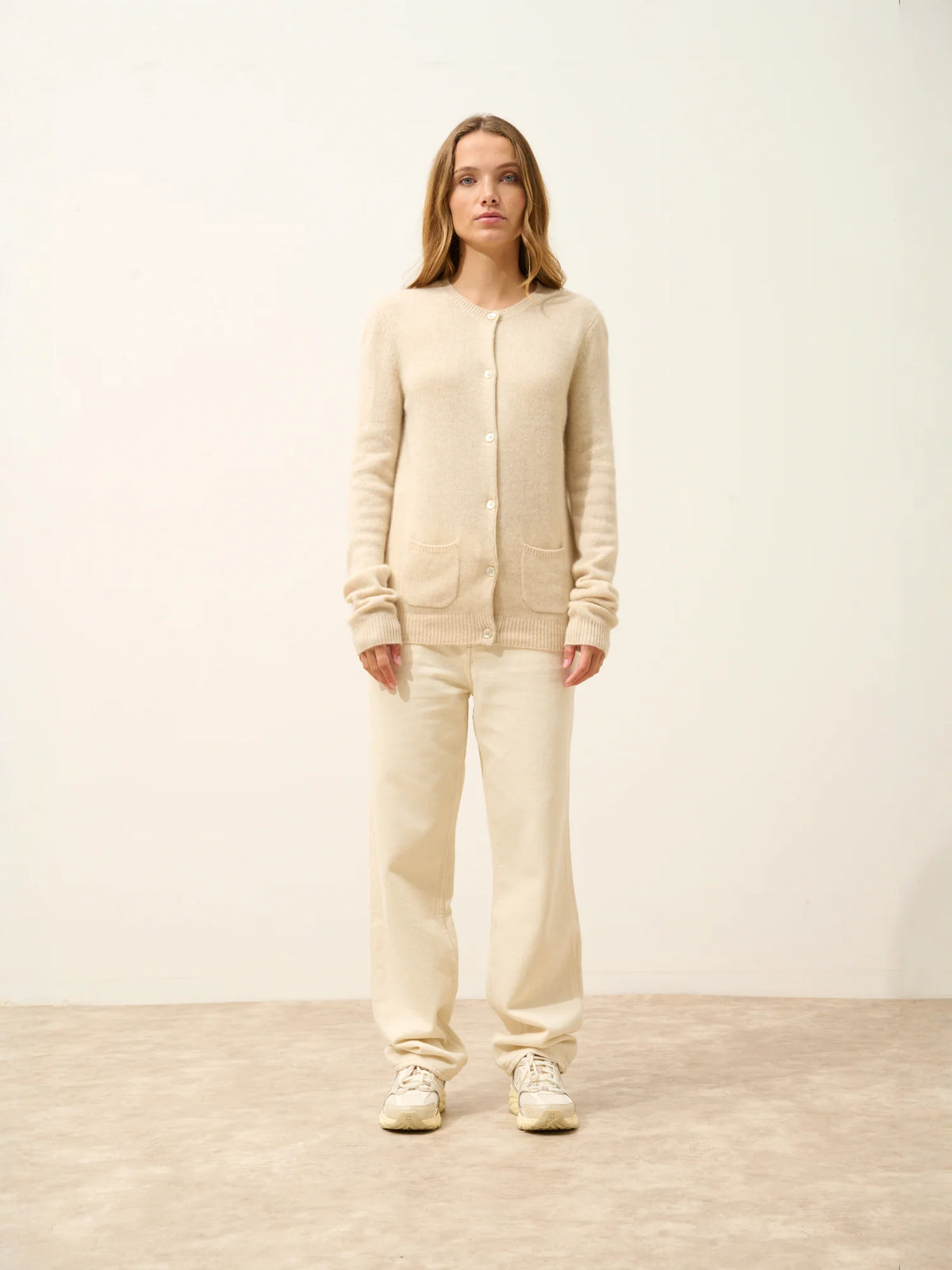 ROSE Cardigan Crew Neck 4 Ply Oat