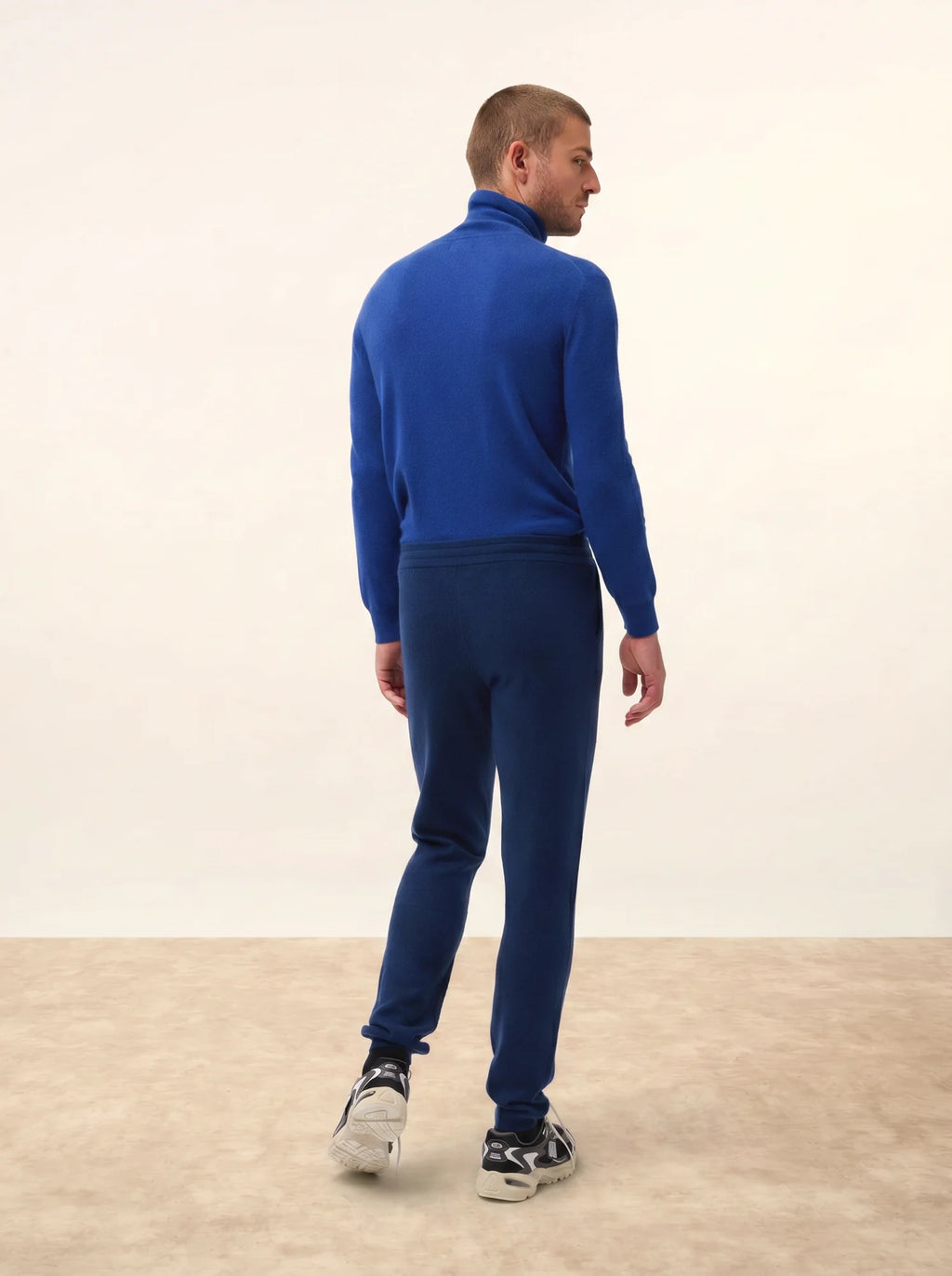 GARETH Jogging Minuit
